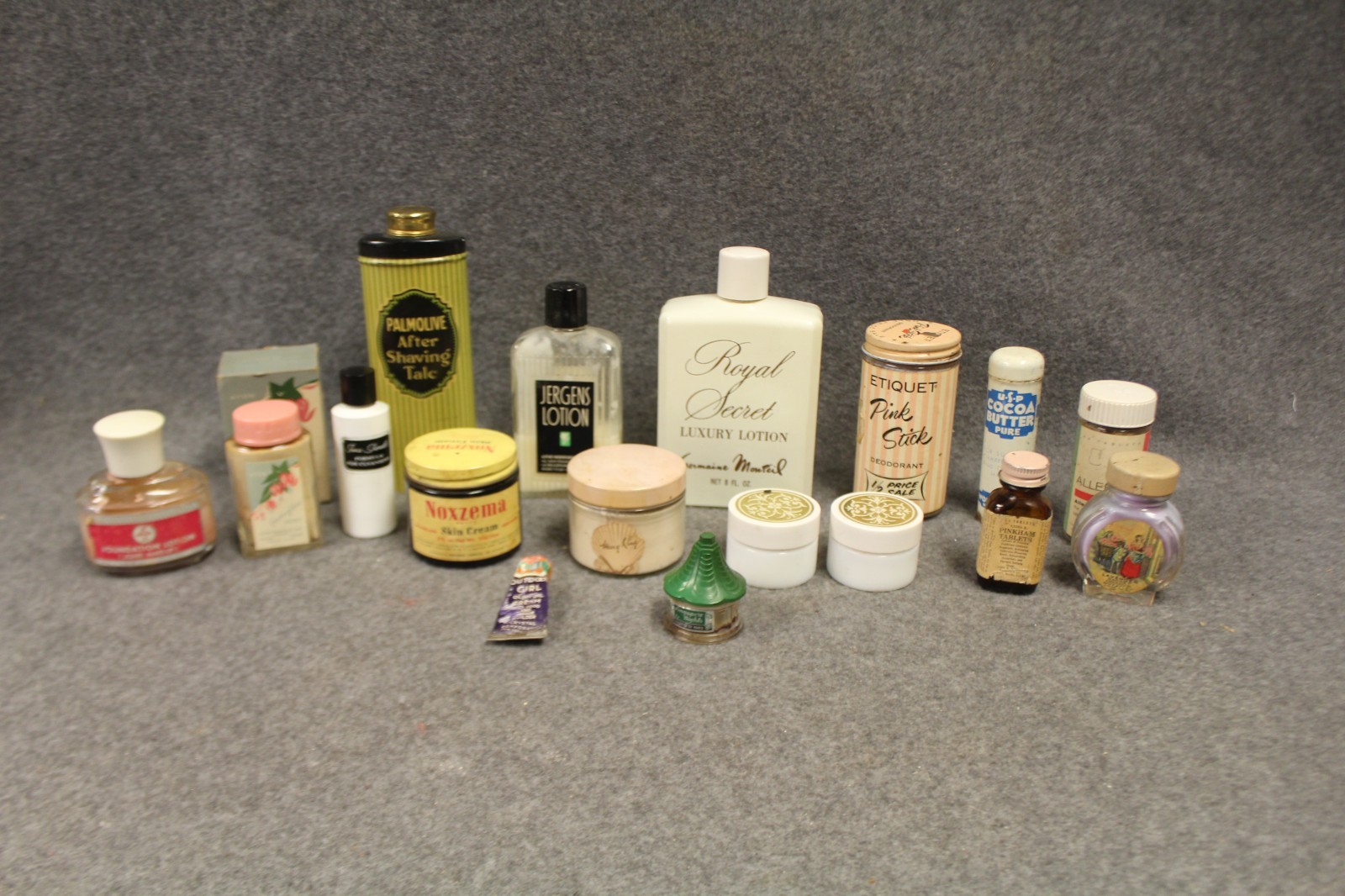 Lot of 17 Vintage / Antique Makeup Bathroom Vanity Accessory Advertisements