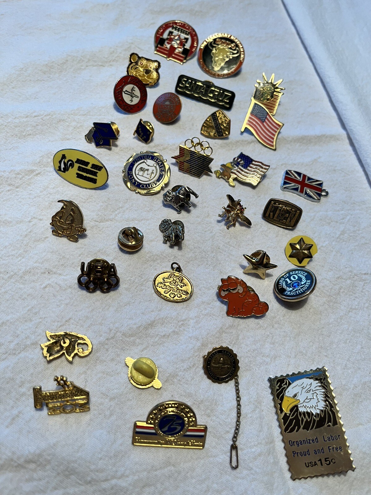 Several Pin backs Various Clubs Organizations