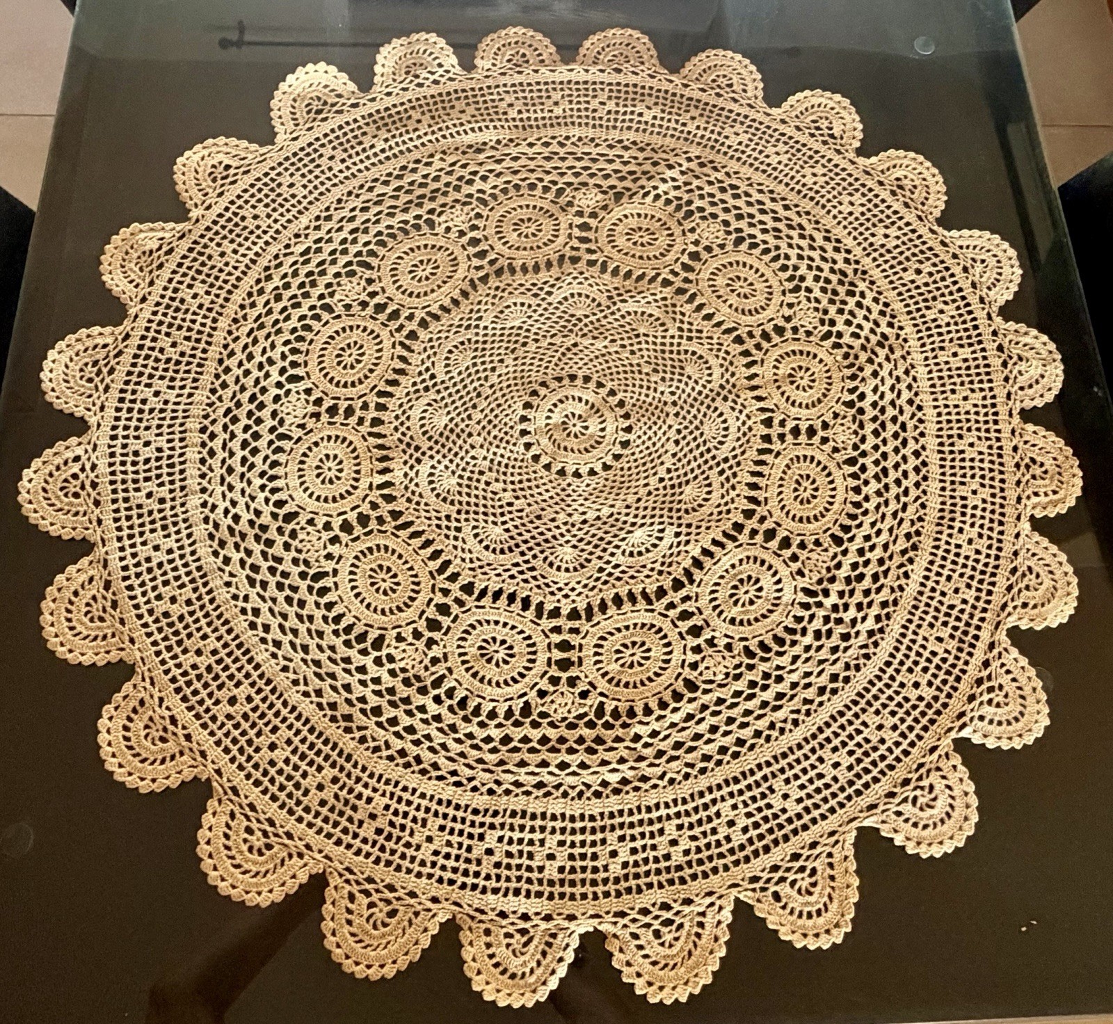 Vintage 1950s Hand Crocheted 32\