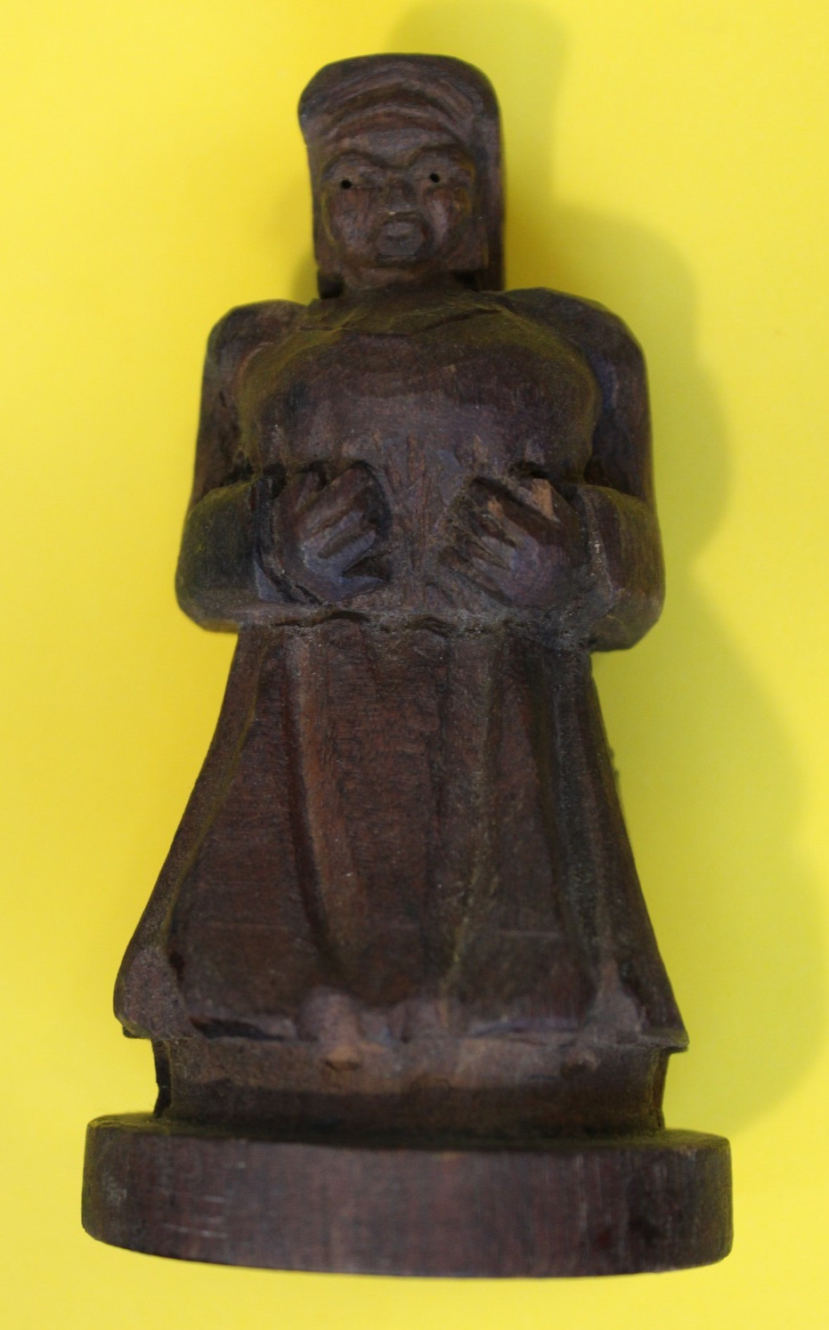 VINTAGE HAND CARVED WOODEN ELDERLY WOMAN FIGURINE FOLK ART