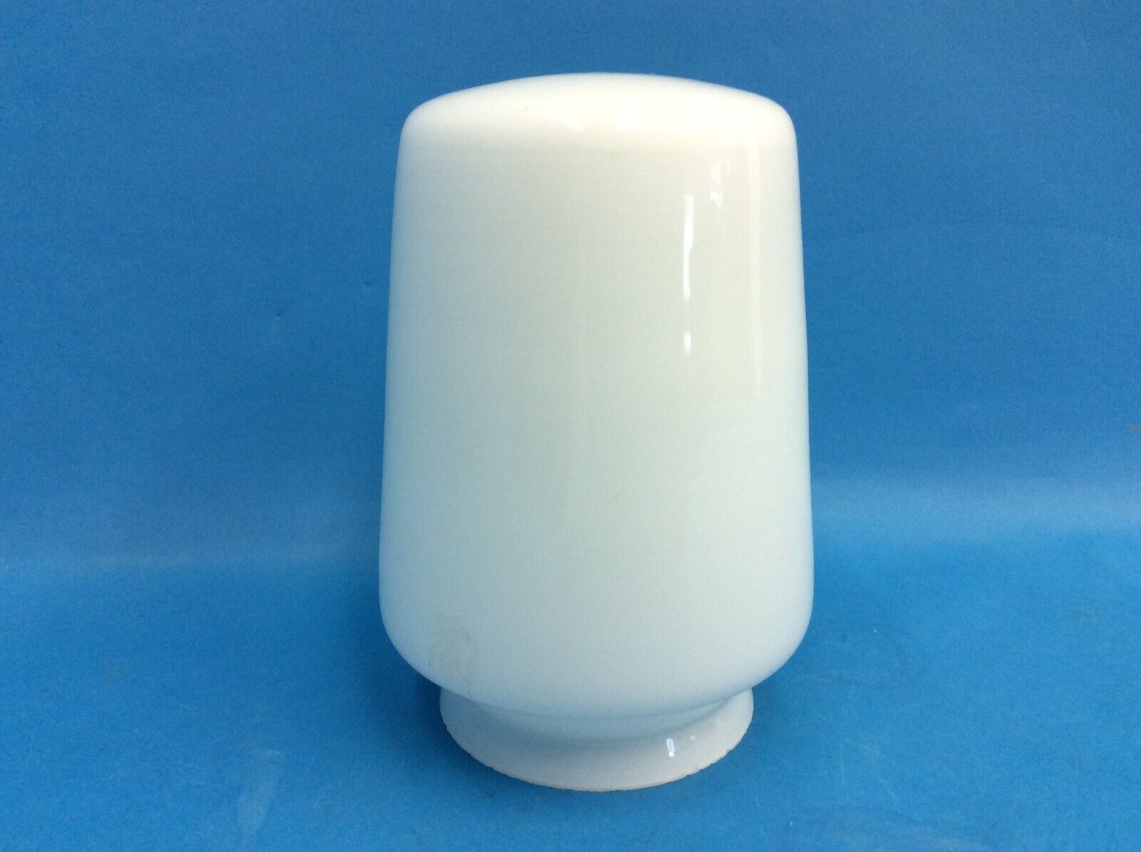 Single White Smooth Finish Rounded High Quality Fixture Electric Lamp Shade Part