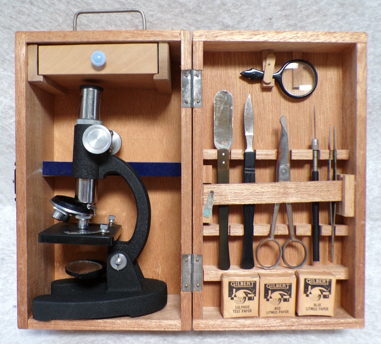 1950\'s AMC JAPAN MICROSCOPE IN WOOD BOX + 6 TOOLS + 5 SLIDES + 3 GILBERT PAPER