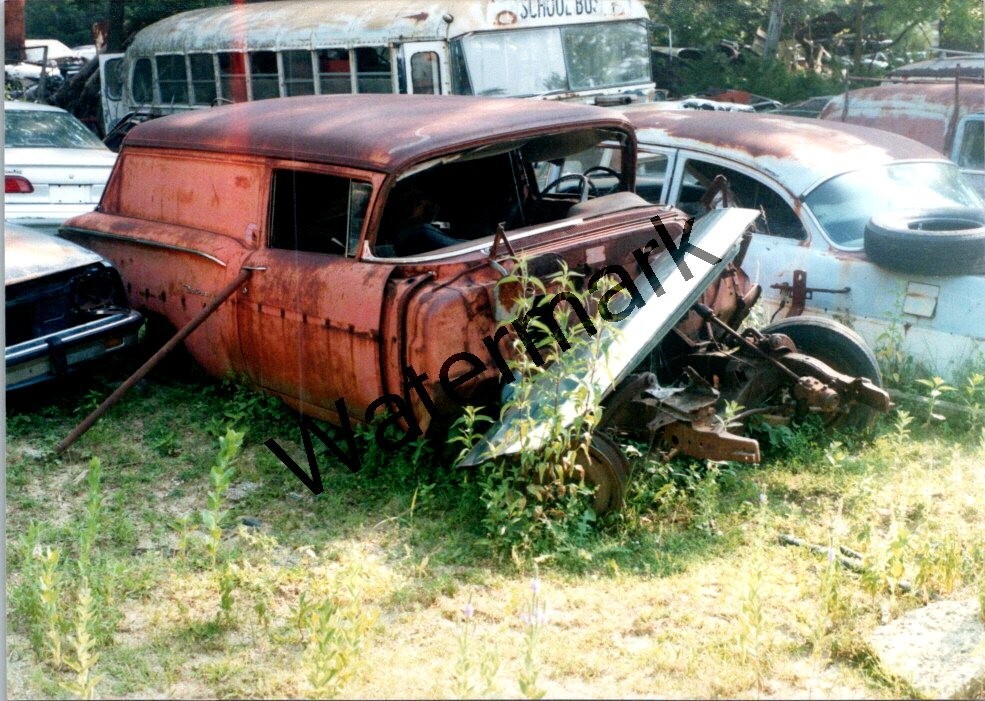 Junkyard junk rusty old vintage automobile car found photo 3.5x5\