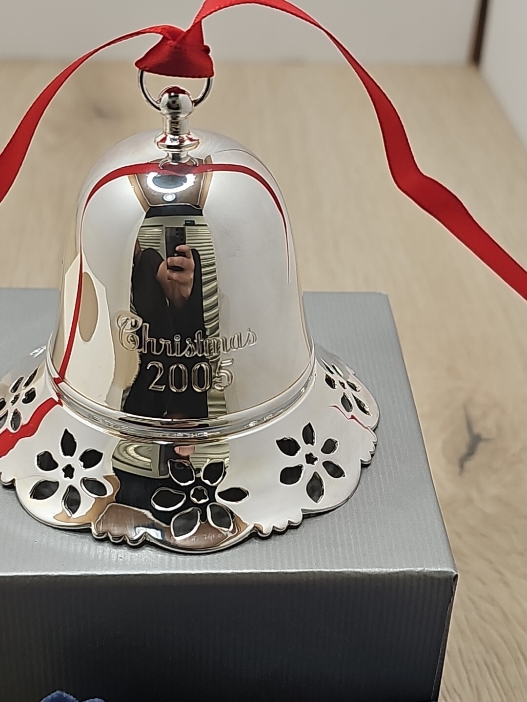 Towle Silversmiths Christmas Bell 2005 Poinsettia Musical Bell 25th (S3)