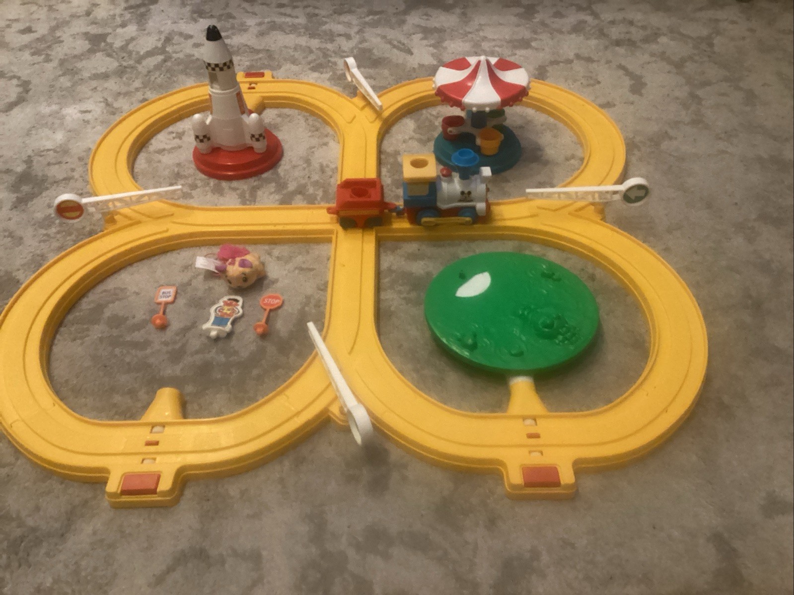 Vintage DISNEYLAND Playset 1986 Playmates Disney Toy Train Works  Incomplete Set