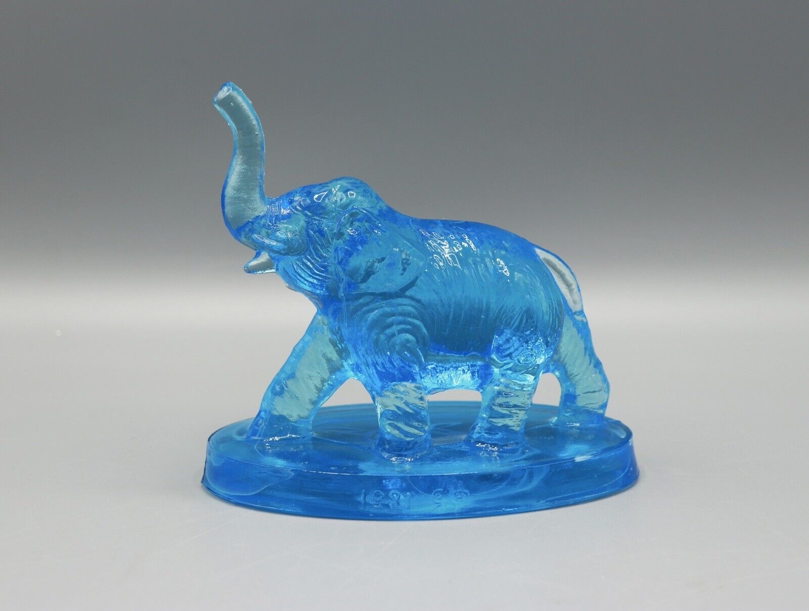 Mosser for Robert T. Henry Art Glass Bimbah Elephant Toby Blue Slag 1981 MINT