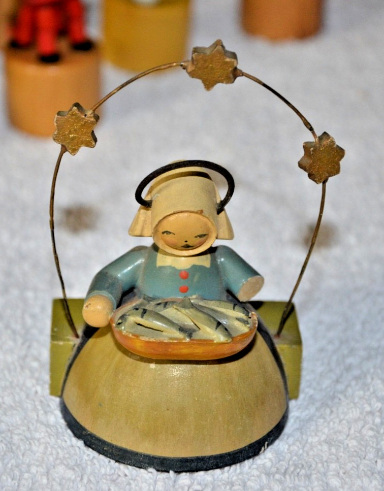 Vintage Germany Erzgebirge Expertic Wooden Fish Monger Handcrafted Figurine Vintage Germany Erzgebirge Expertic Wooden Fish Monger Handcrafted Figurine
