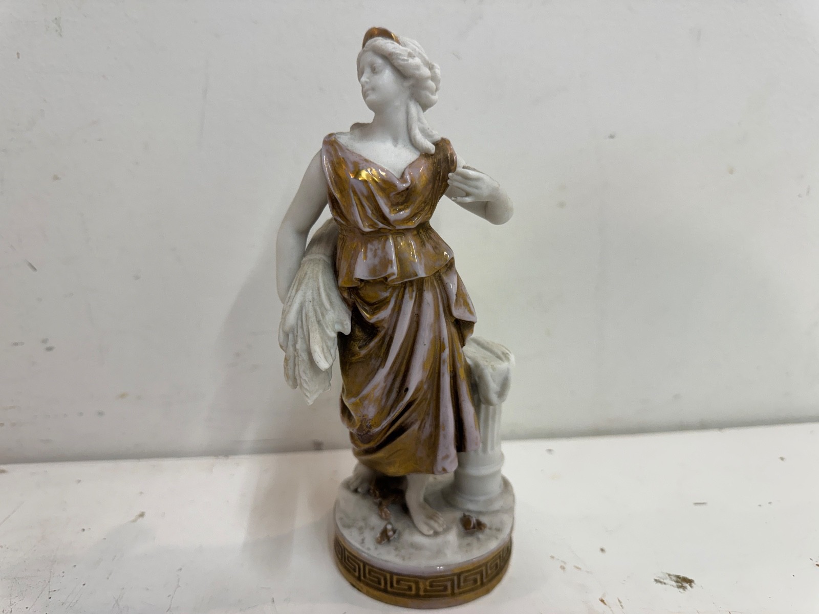 Antique Capodimonte Porcelain Gilt Female Gathering Wheat Figurine Antique Capodimonte Porcelain Gilt Female Gathering Wheat Figurine