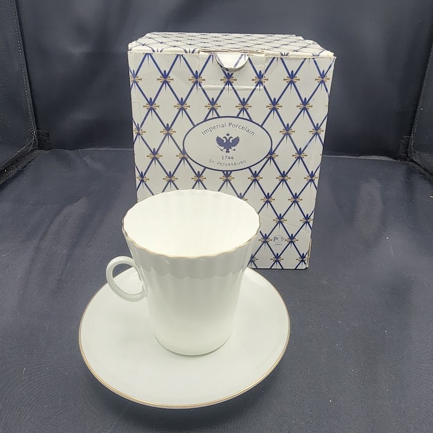 New Imperial Porcelain St. Petersburg White Gold Lomonosov Tulip Teacup & Saucer New Imperial Porcelain St. Petersburg White Gold Lomonosov Tulip Teacup & Saucer