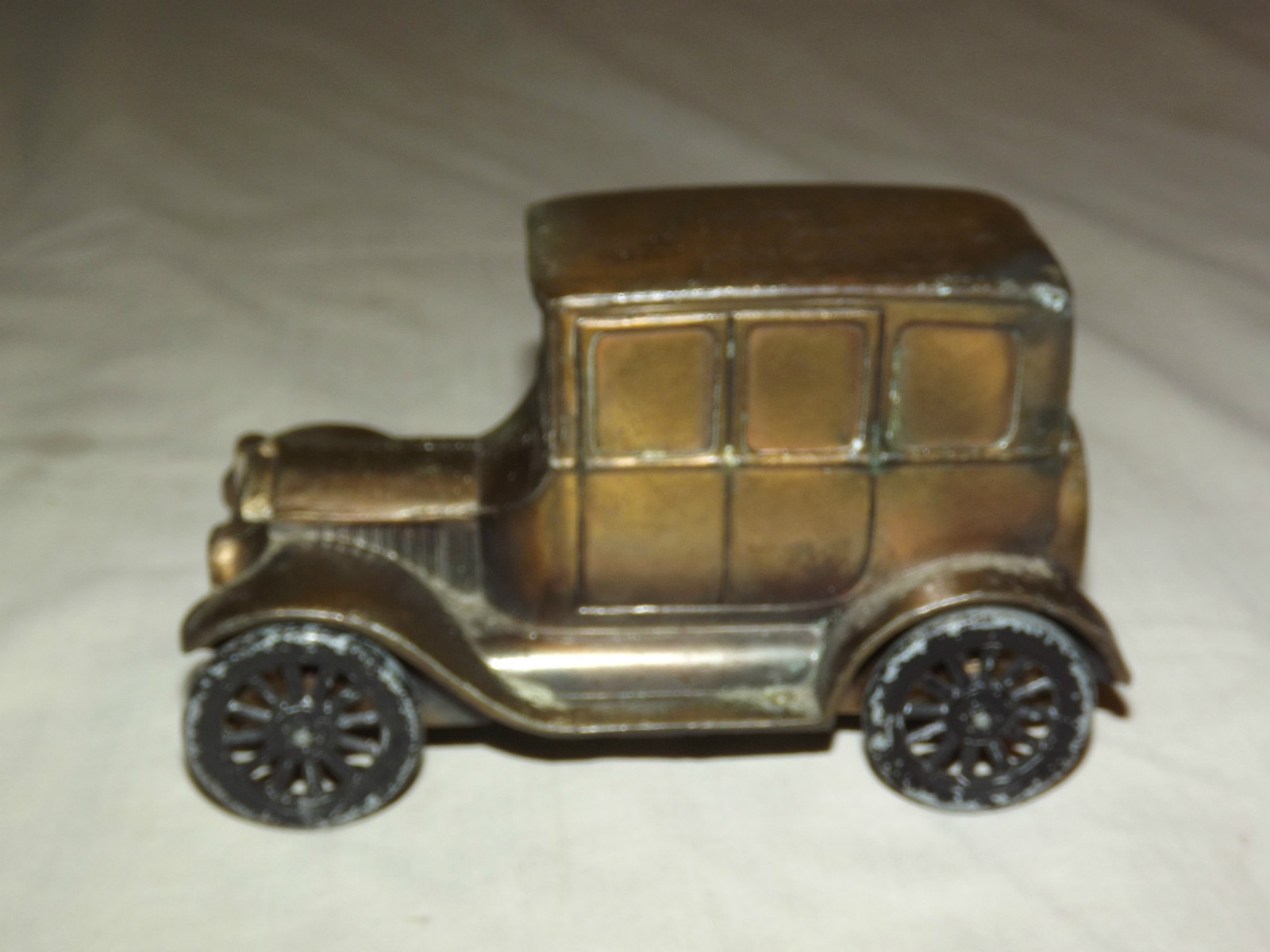 VINTAGE ORIGINAL 1950S 1926 FORD BANTHRICO INC CHICAGO USA OLD CAR METAL  BANK