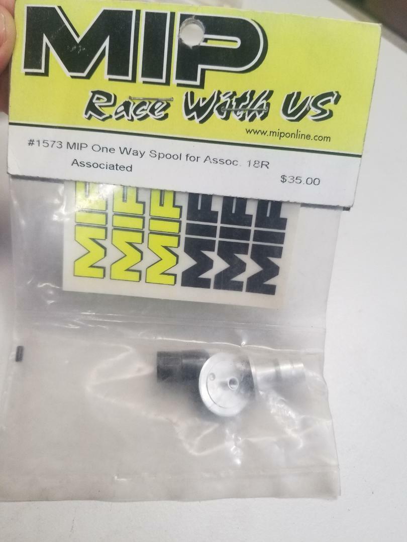 Vintage MIP #1573 One Way Spool for Assoc 18R NEW