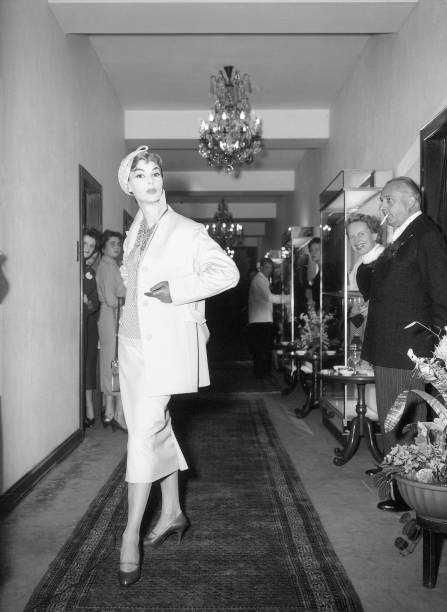 Women\'s Fashion Women\'s Fashion 1955 Historic 1960s Large Old Photo