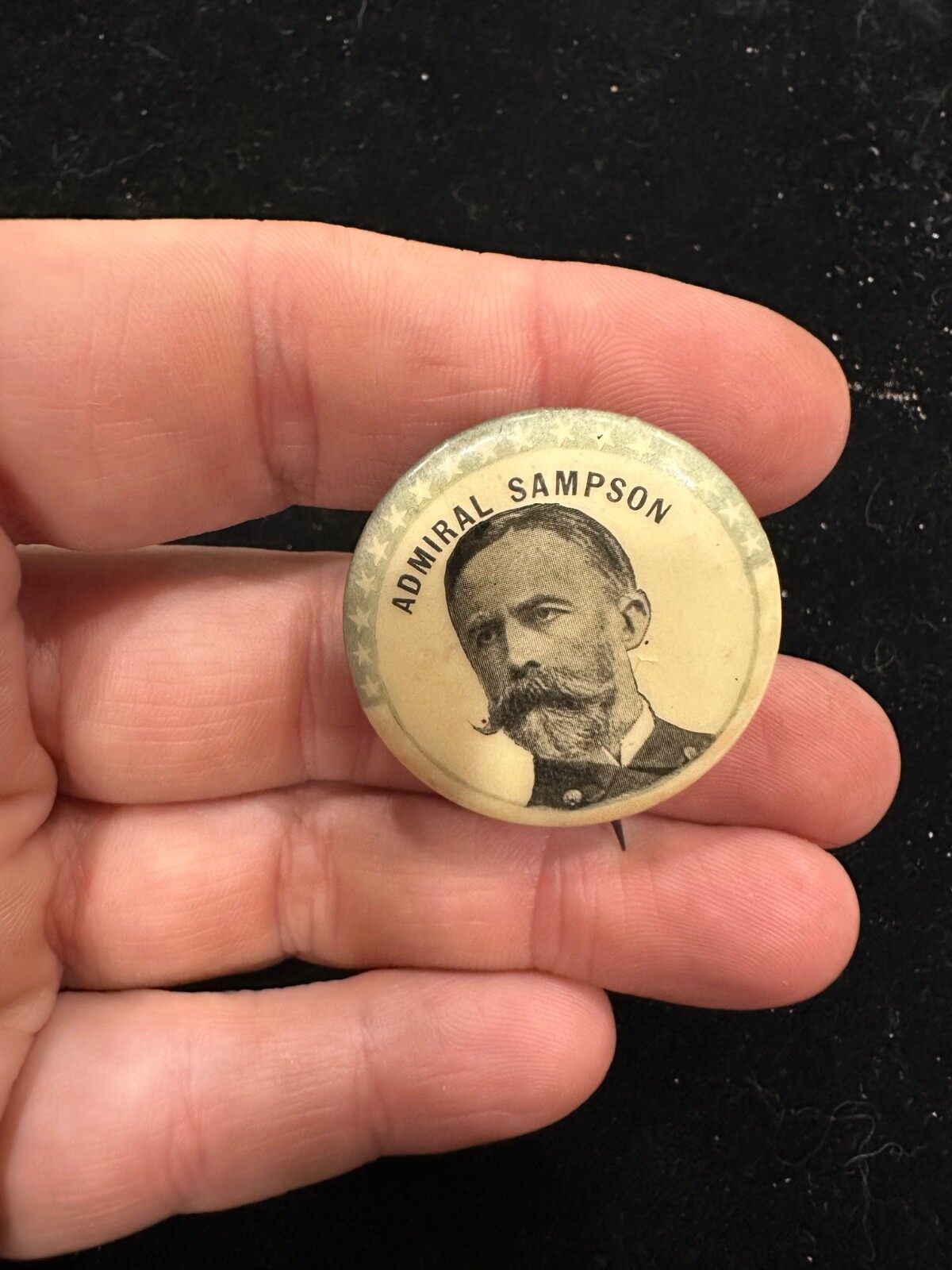 Antique PIN BACK OF ADMIRAL SAMPSON