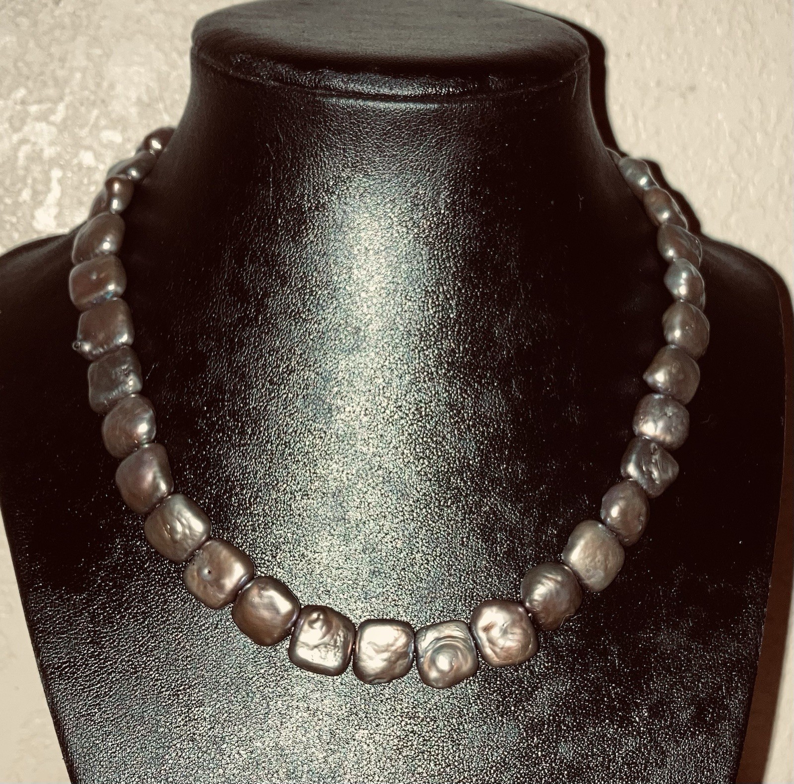 Vintage Peacock Gray Freshwater Baroque Pearl Strand Necklace Nugget Estate Find