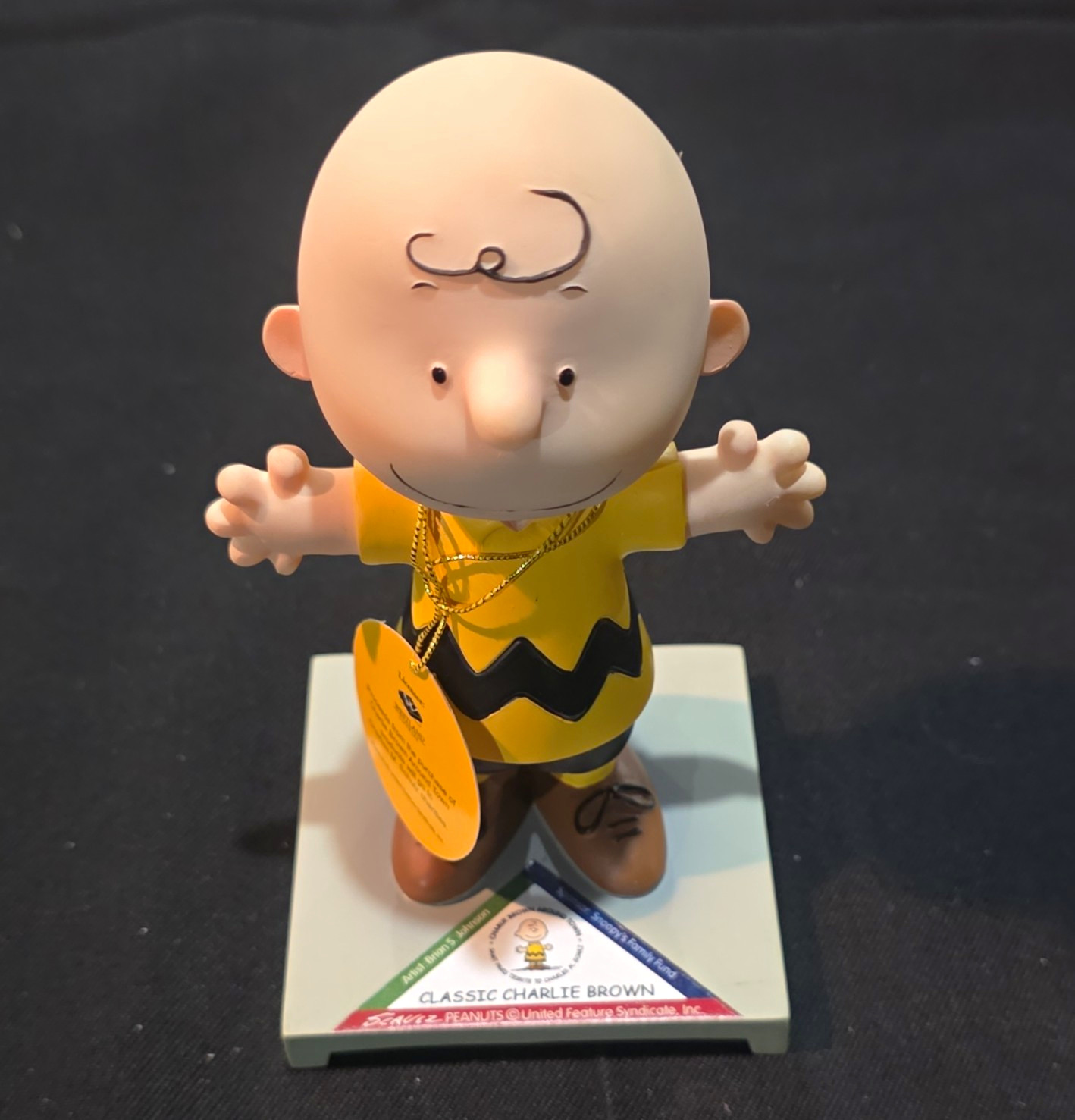 Westland Giftware Peanuts Classic Charlie Brown Figurine on Base 8431 Westland Giftware Peanuts Classic Charlie Brown Figurine on Base 8431