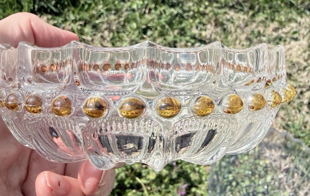 MID CENTURY CLEAR PRESSED GLASS DECORATIVE BOWL /TRINKET DISH with AMBER ACCENTS MID CENTURY CLEAR PRESSED GLASS DECORATIVE BOWL /TRINKET DISH with AMBER ACCENTS