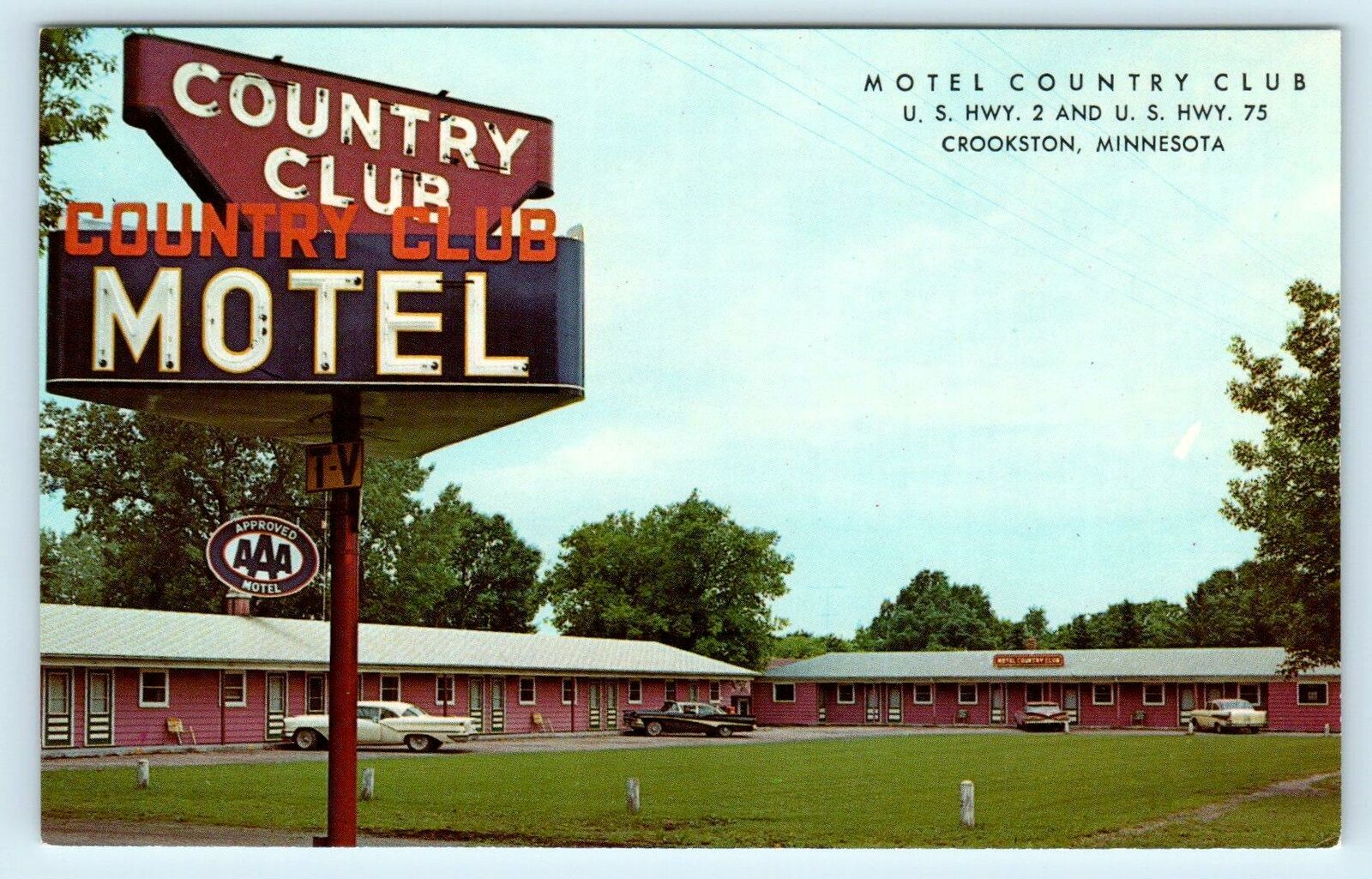CROOKSTON, MN ~ MOTEL COUNTRY CLUB ~ c1950s Cars Roadside Page County Postcard