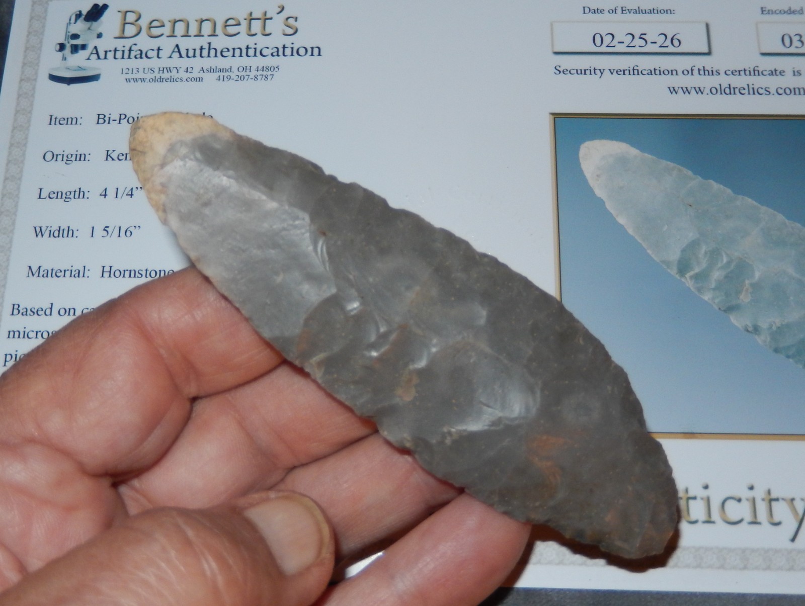 A VERY NICE OLD KY. FOUND GLOSSY HORNSTONE BI-POINTED BLADE w/ BENNETT COA C187 A VERY NICE OLD KY. FOUND GLOSSY HORNSTONE BI-POINTED BLADE w/ BENNETT COA C187