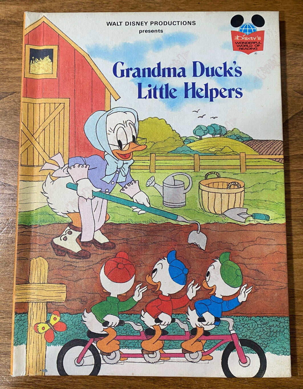 Walt Disney Presents Grandma Duck's Little Helpers 1980 1st Print Hardcover