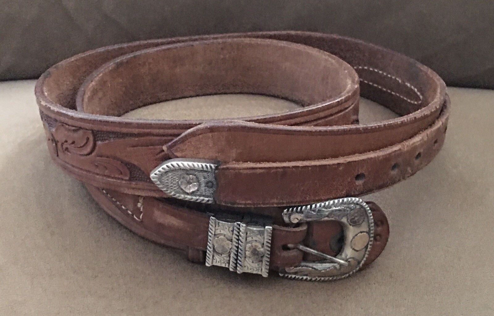 Vintage Old Western Unbranded 4 Pc Sterling Silver Ranger Belt Buckle Set & Belt Vintage Old Western Unbranded 4 Pc Sterling Silver Ranger Belt Buckle Set & Belt