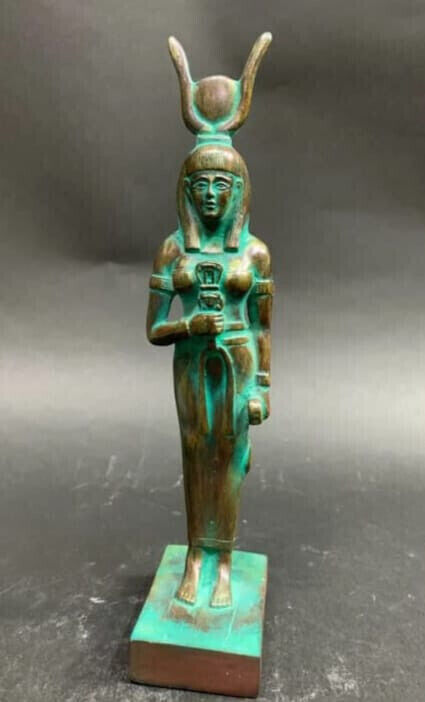 A rare statue of ancient Egyptian antiquities, the Egyptian goddess Hathor BC