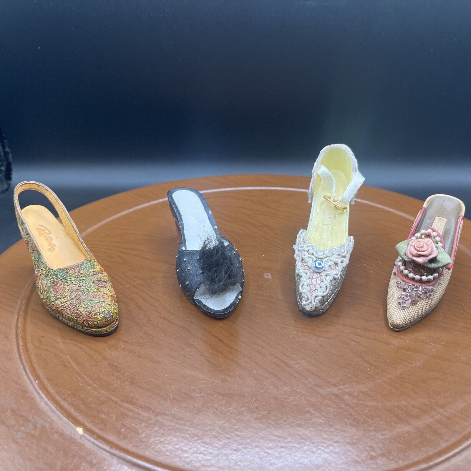 Miniature Victorian Fashion Lady Shoes Ceramic Vtg Queen Heels  Ornate