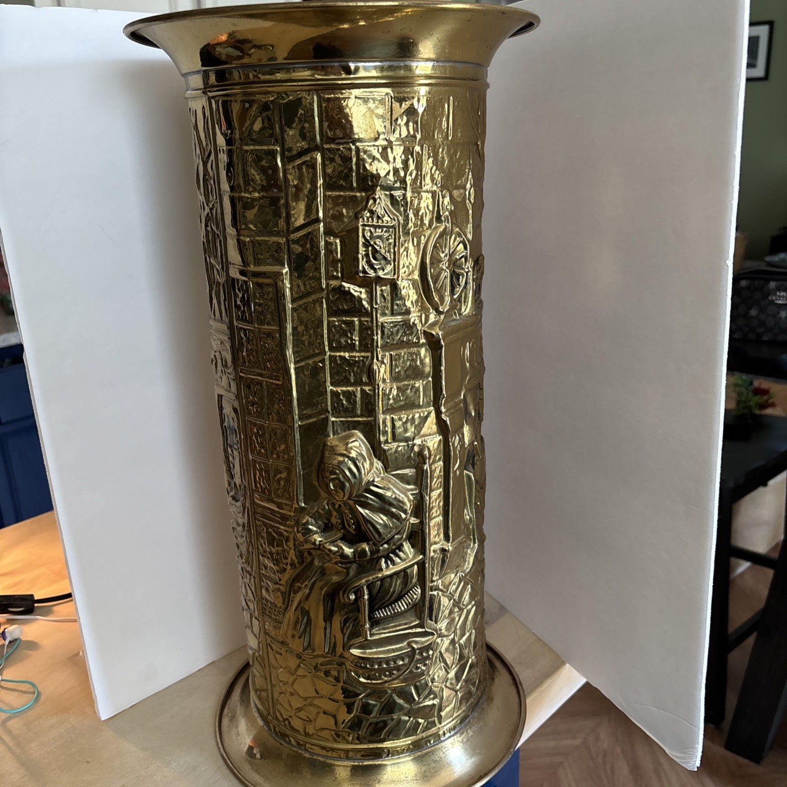 VINTAGE COLLECTIBLE LOMBARD EMBOSSED BRASS UMBRELLA STAND MADE IN ENGLAND 19”