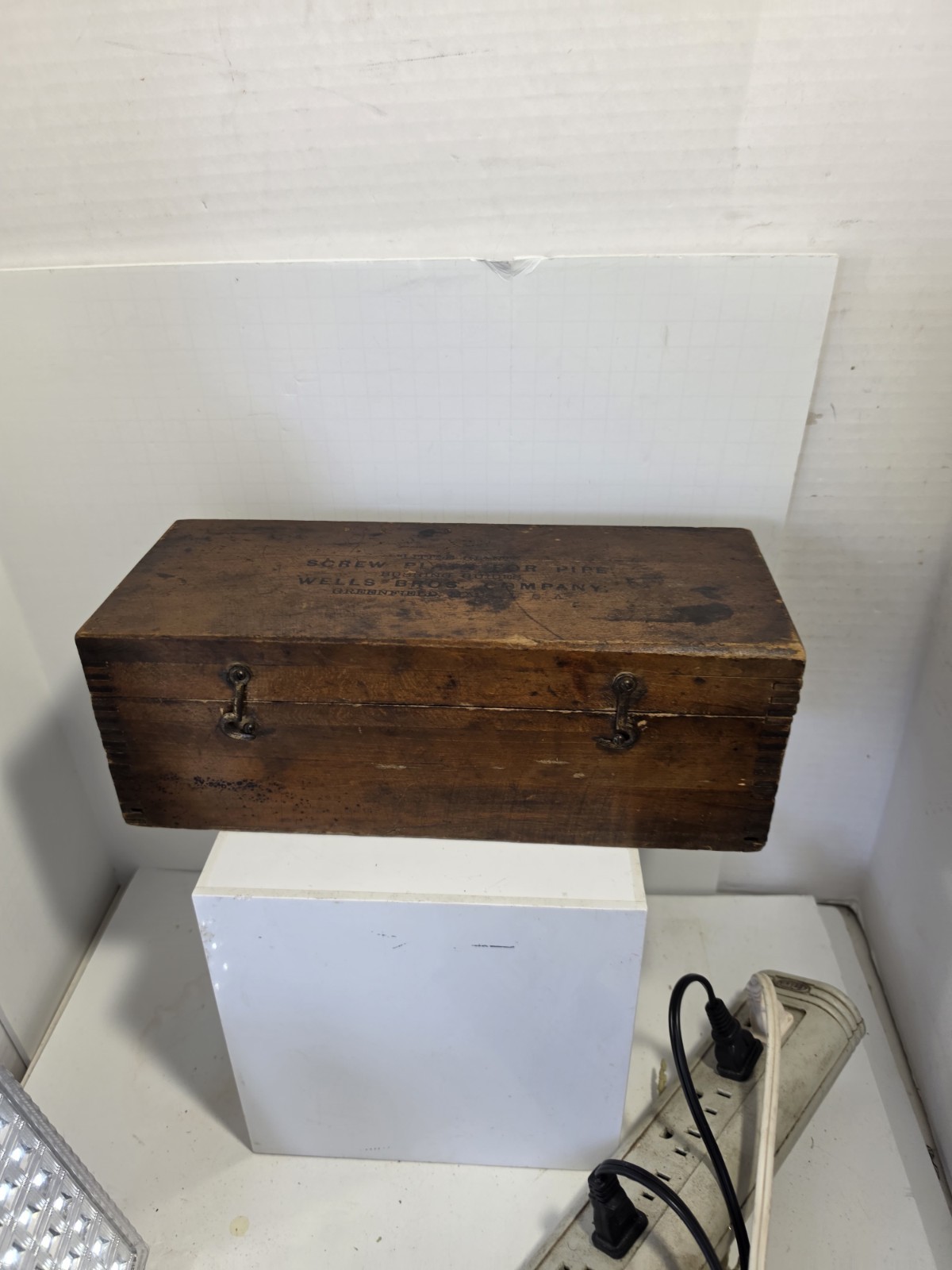 Antique Wells Bros Co Little Giant 12