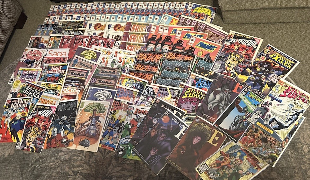 Massive Mixed Lot Of 128 Vintage Comic Books DC, Marvel, Valiant, Sirius, + 