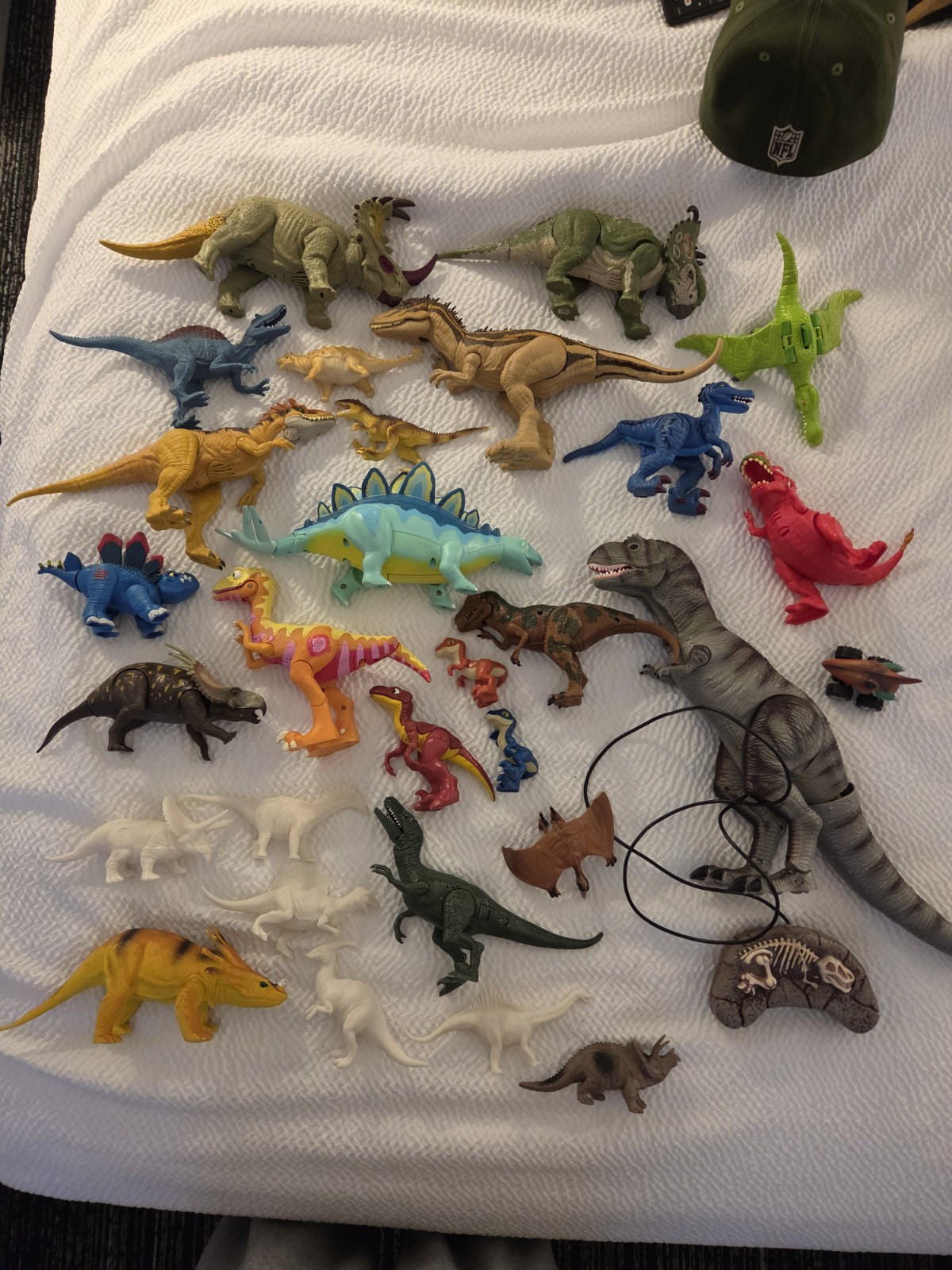 Lot of 29 Dinosaurs Vintage Dinosaur Toys Figures Collection Learning