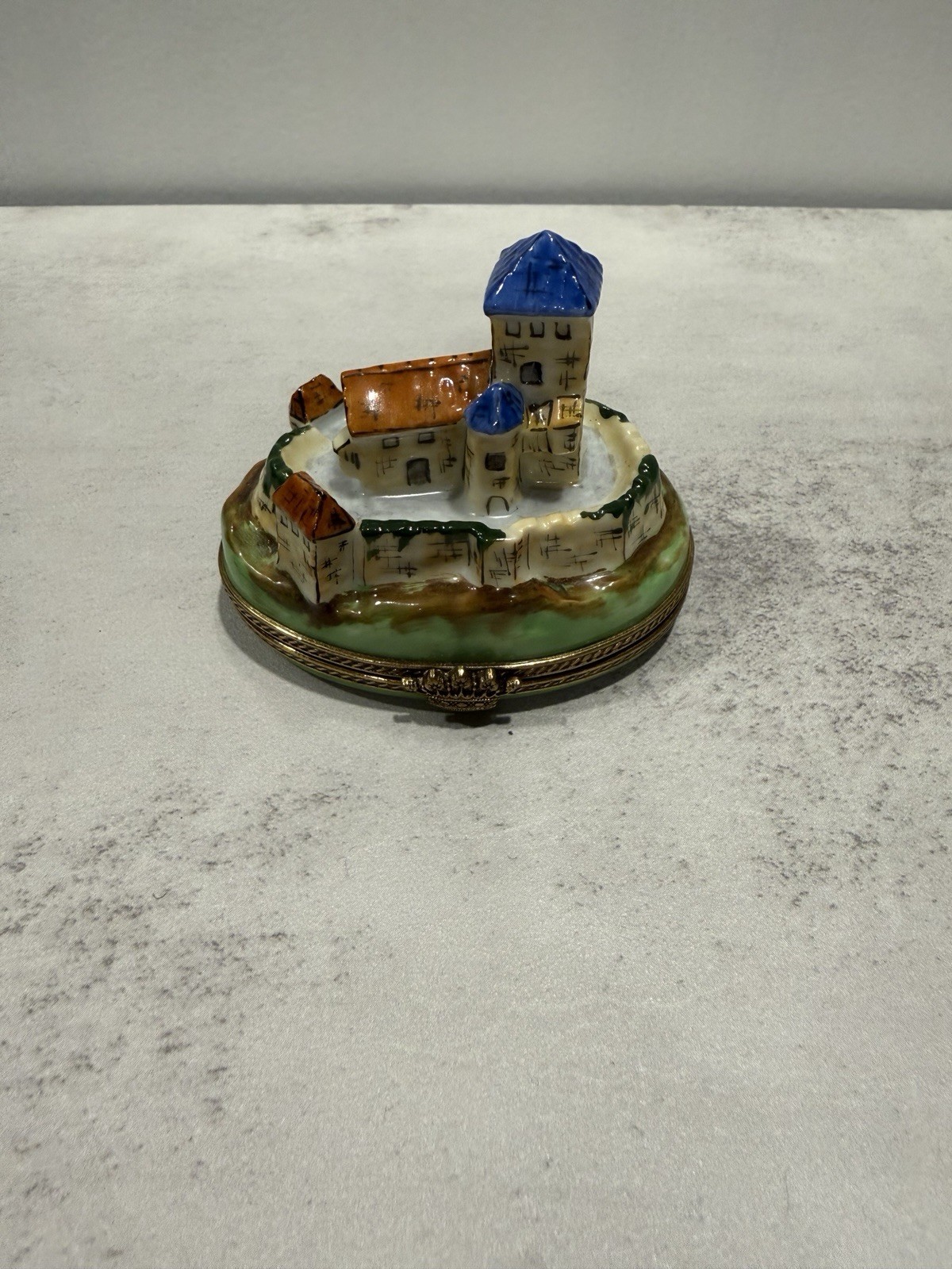 Chamart Limoges Castle City 2.75