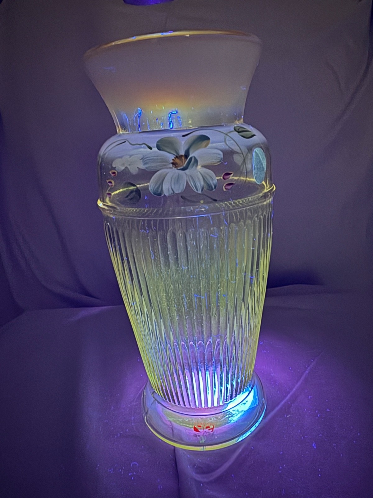 Fenton 6656 VX Autumn Gold Opal Daisy Blue Adam\'s Rib Vase 9\