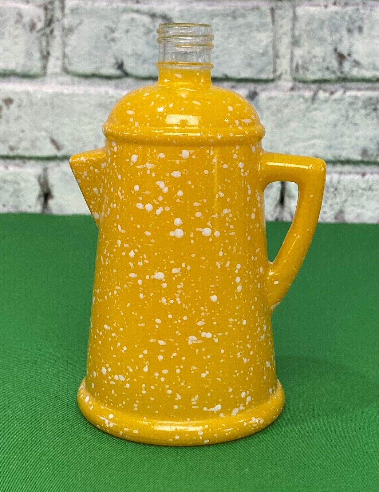 Vintage AVON Country Style Yellow W/White Specs Coffee Pot Soap/Lotion Dispenser