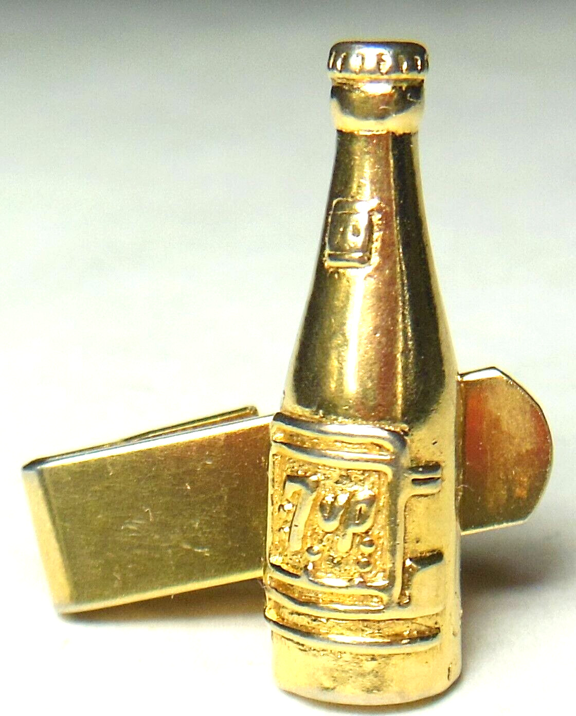 Old VTG. Pepsi Co. employee store advertising 7 up soda bottle tie clip clasp 