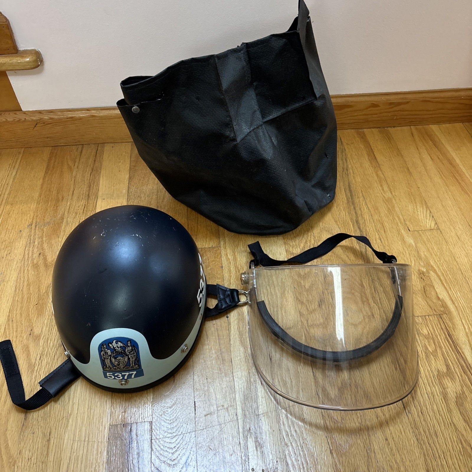 EARLY 1960'S? NYPD POLICE RIOT HELMET, FACE SHIELD & ORIGINAL BAG