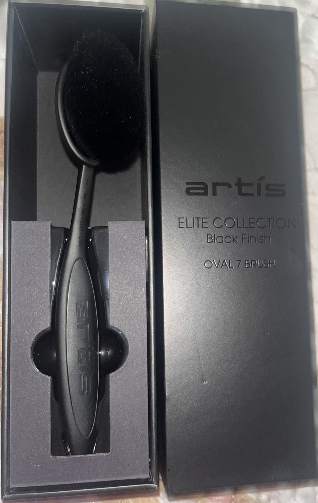 Artis Elite Collection Black Finish Oval 7 Brush