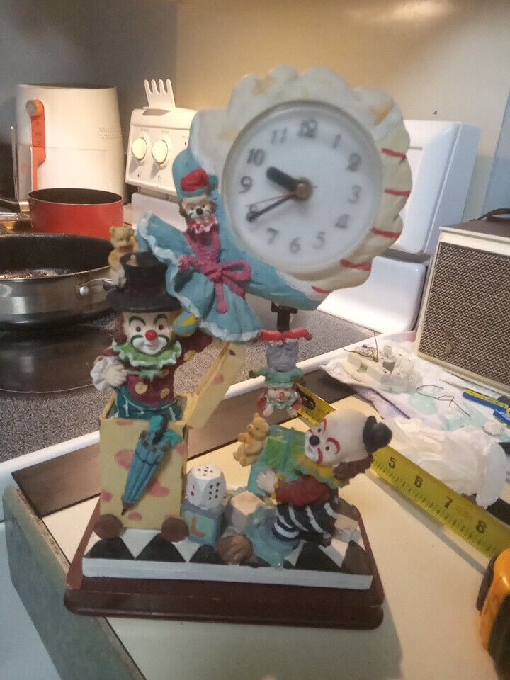 the number one collection clown clock
