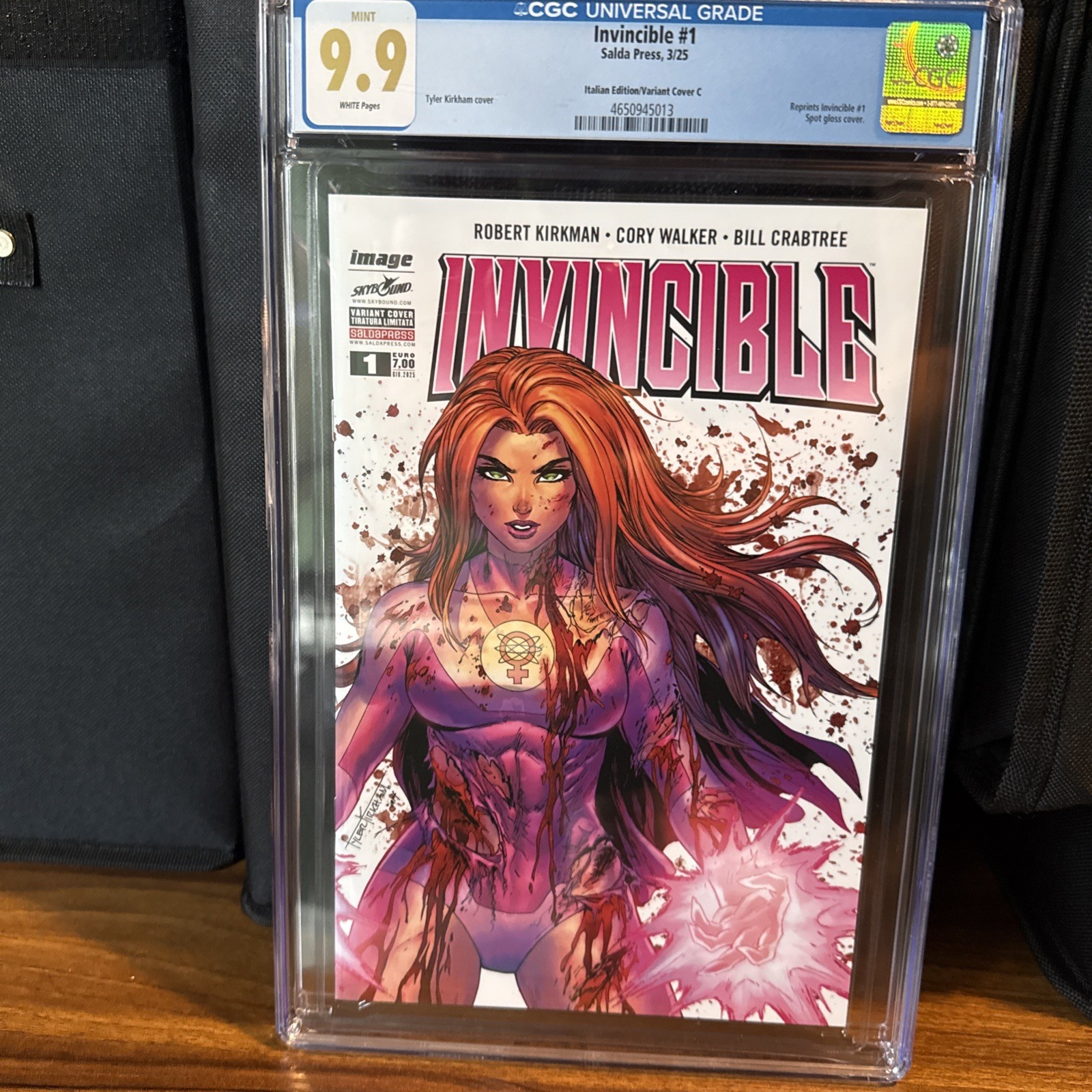 Invincible 1 Adam Eve Battle Damage Salda Press Italian CGC 9.9 Invincible 1 Adam Eve Battle Damage Salda Press Italian CGC 9.9