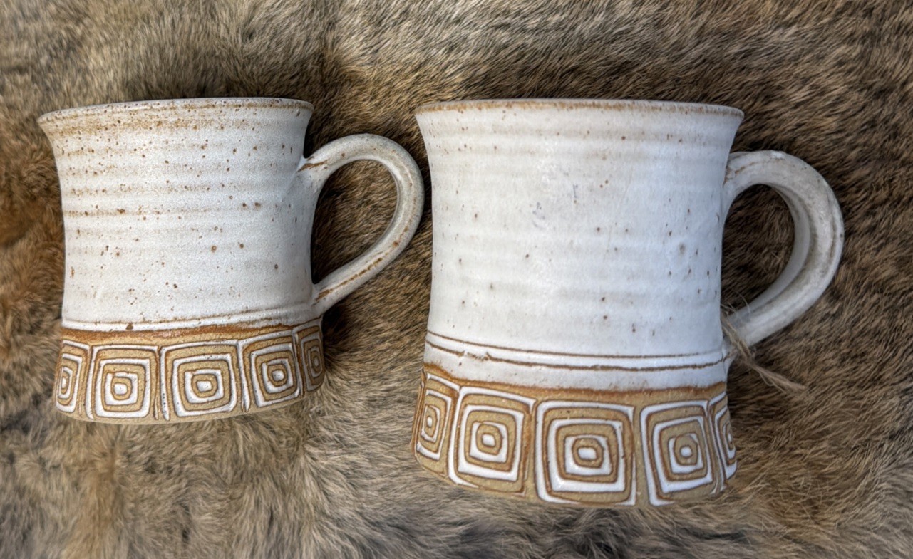 Rare Vtg Los Artesanos Pottery Puerto Rico Hal Lasky Pair Coffee Mugs