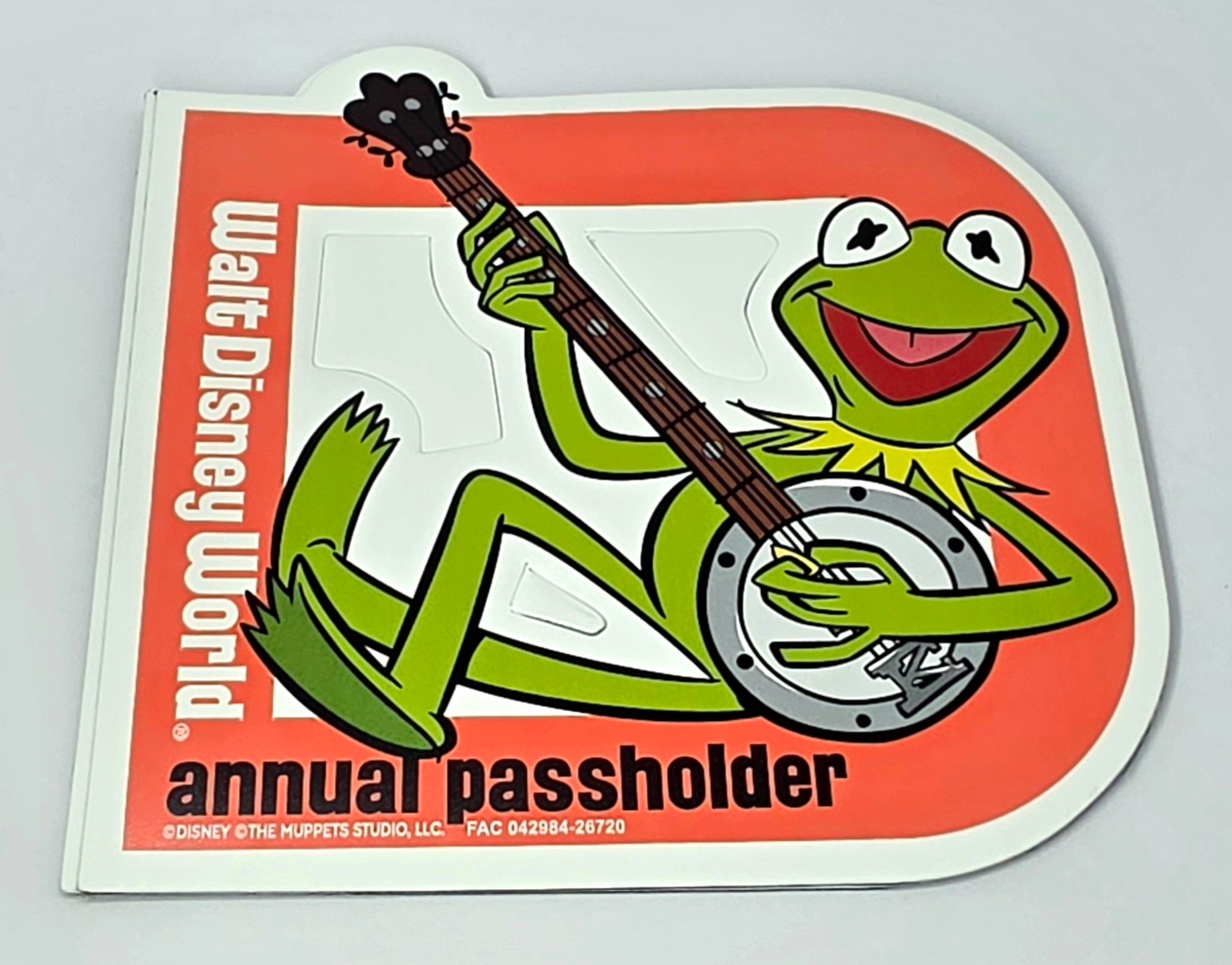 Authentic 2026 Walt Disney World Annual Passholder Kermit the Frog Magnet NEW
