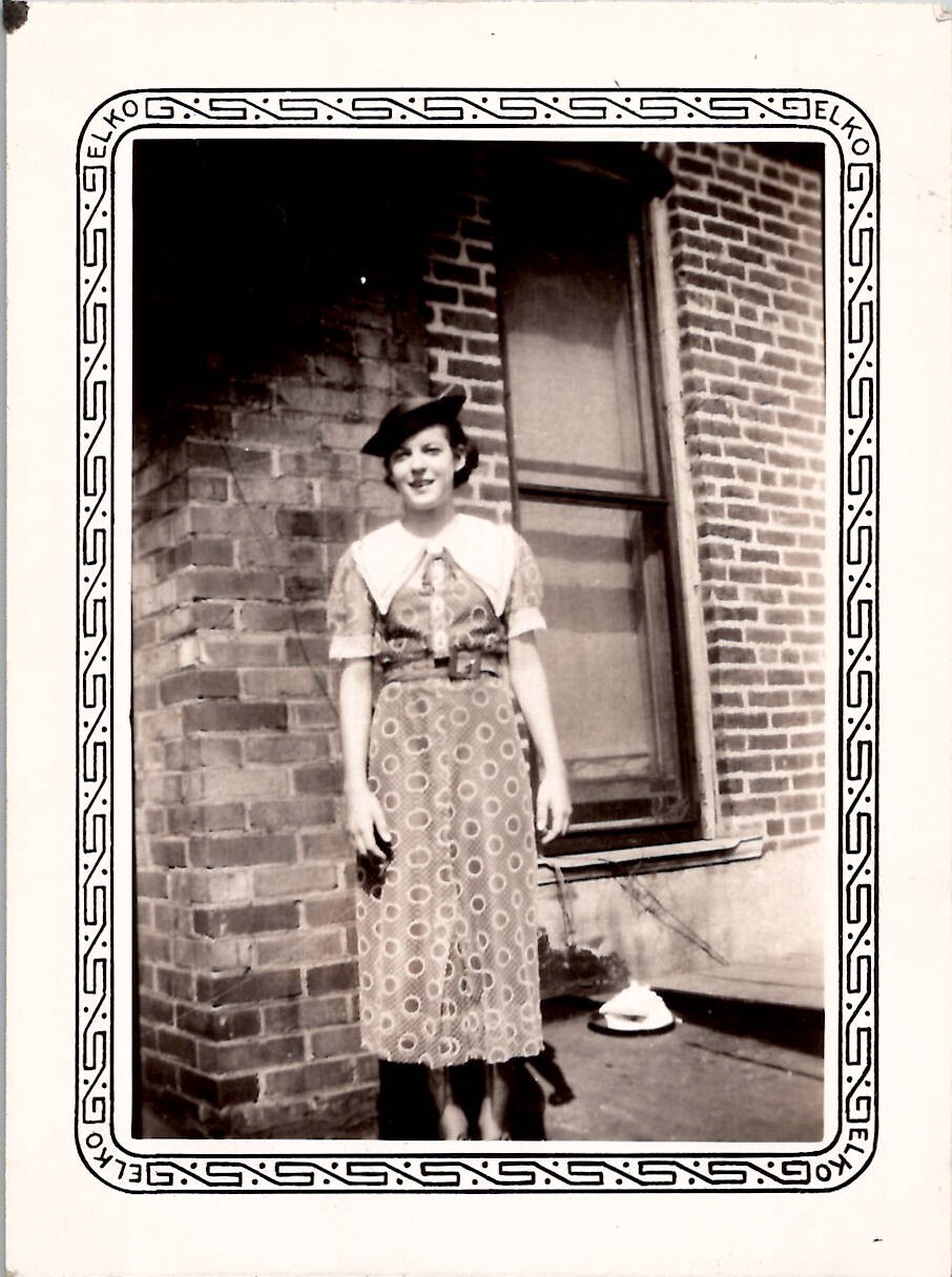 Beautiful Traditional Wife Young Lady Fashion Americana 1930s Vintage Photo