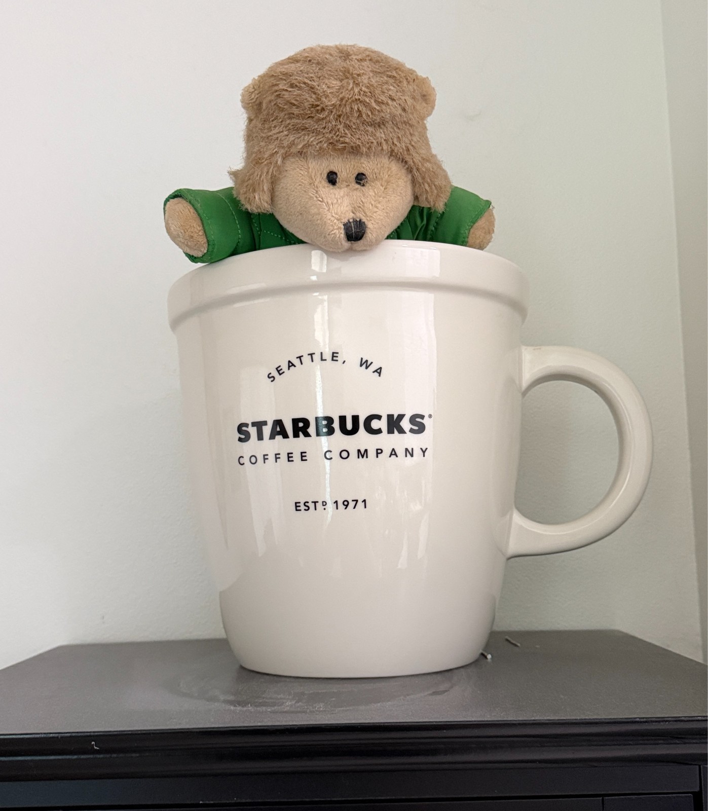 2016 Starbucks Giant Abbey Classic Ceramic Limited Edition Coffee Mug 138oz