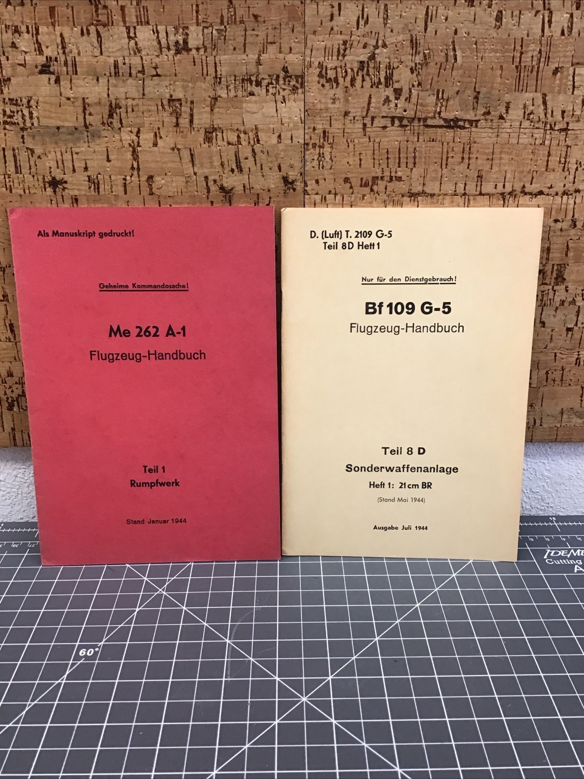 Lot Of (2) German Air Force Airplane Handbooks Me262 A-1 / Bf109 G-5 Q-3