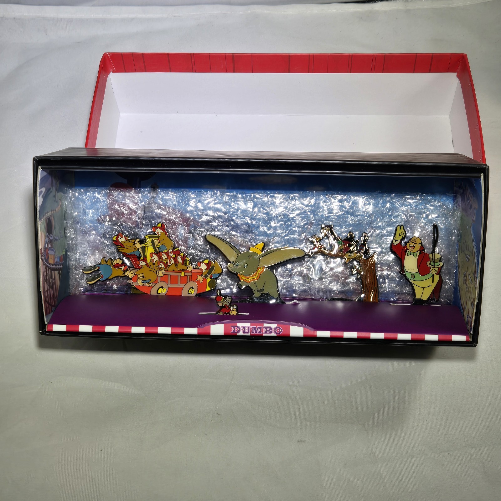 Dumbo Disney Tiny Kingdom 5 Piece Diorama Flat-Enamel Figurines Boxed Set