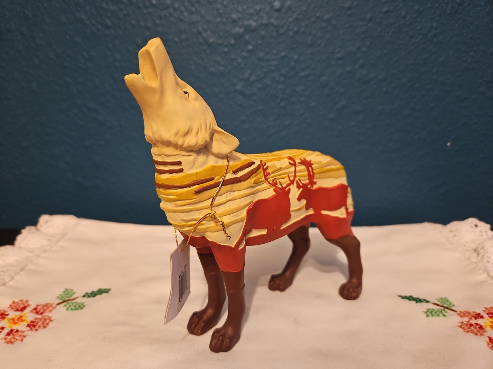 Westland Giftware Call of the Wolf Caribou Wolf Wolf Figurine Item No. 14132