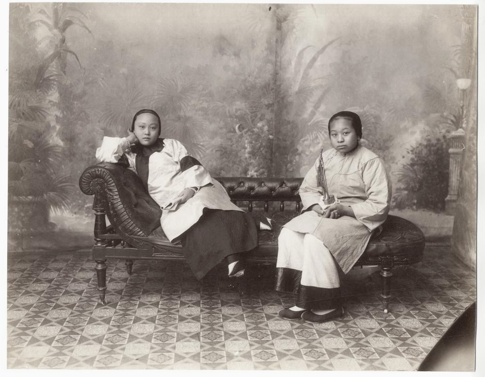 c.1880\'s PHOTO CHINA - TWO CHINESE WOMEN STUDIO SETTING