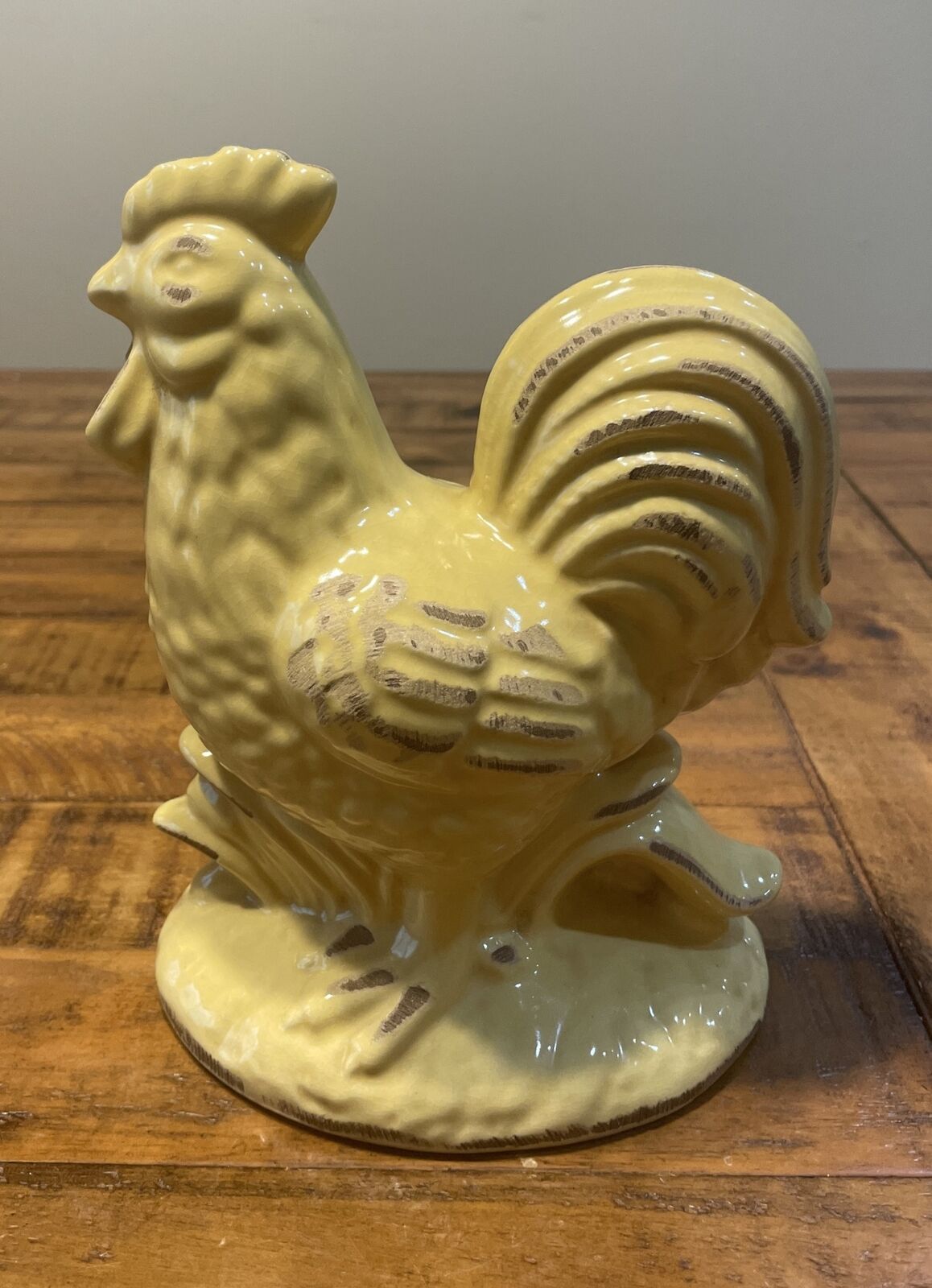 Country Rooster Chicken Ceramic Farm Decorative Figurine. Mint Condition