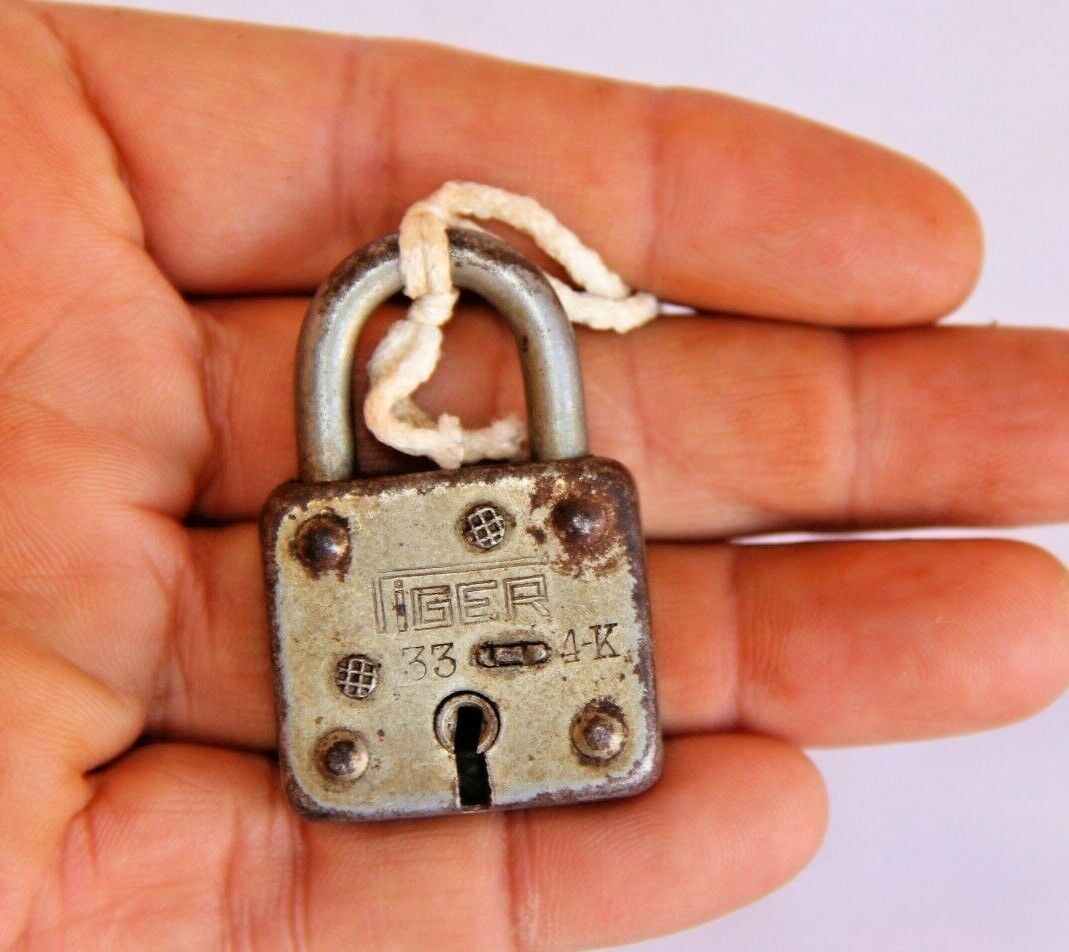 Small Vintage Miniature Padlock, Collectible, India (1 Unit)