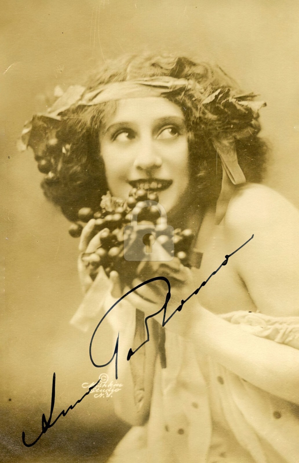 Anna Pavlova -- Signed Vintage Photo Postcard Copy