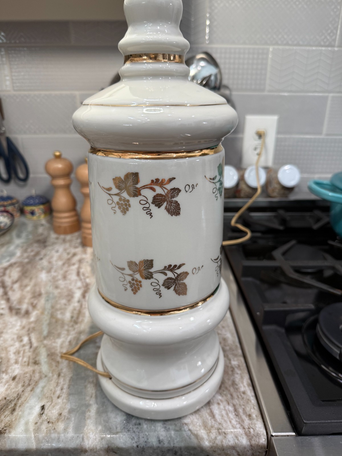 MCM Hollywood Regency Vintage Lamp that works great
